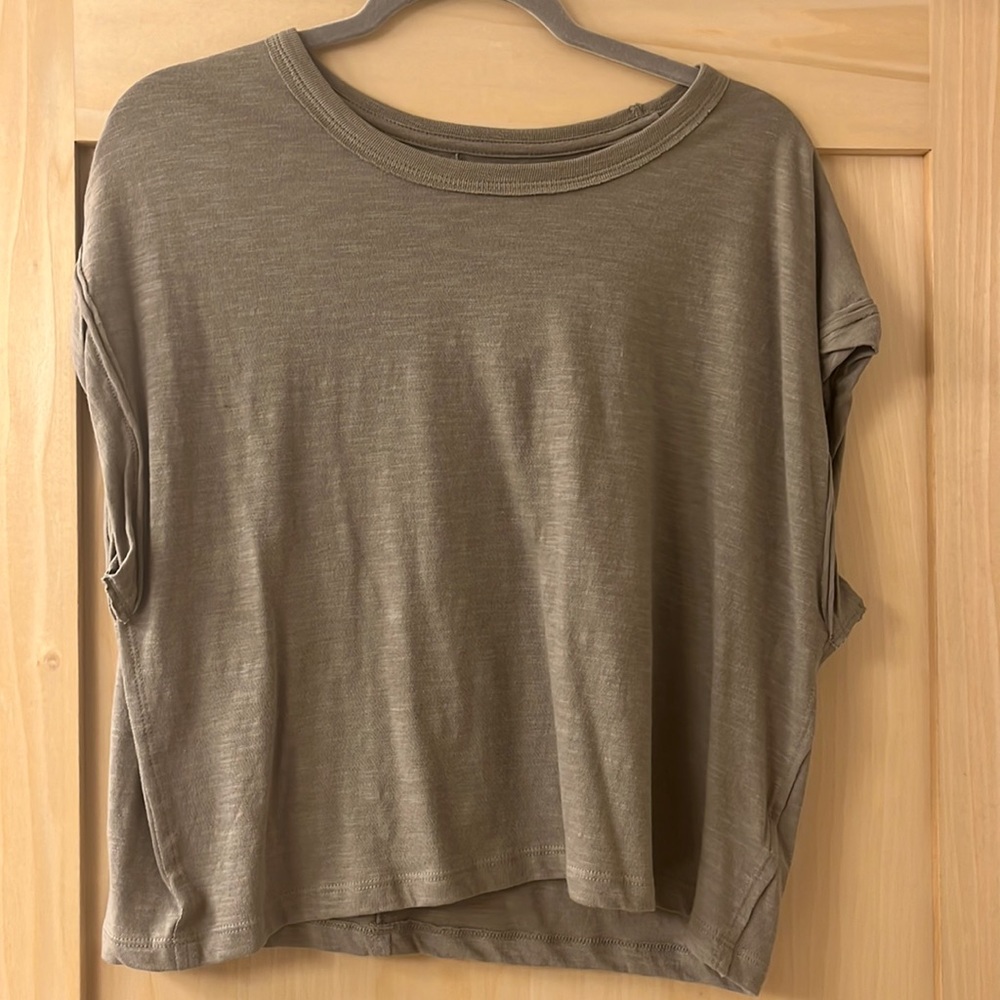 Muscle tee